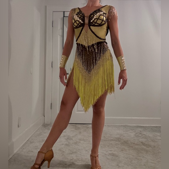 Brand new latin competition dress - Picture 4 of 11